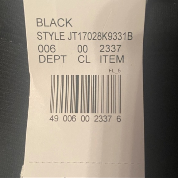 Black women’s tee new with tags. - Picture 4 of 4